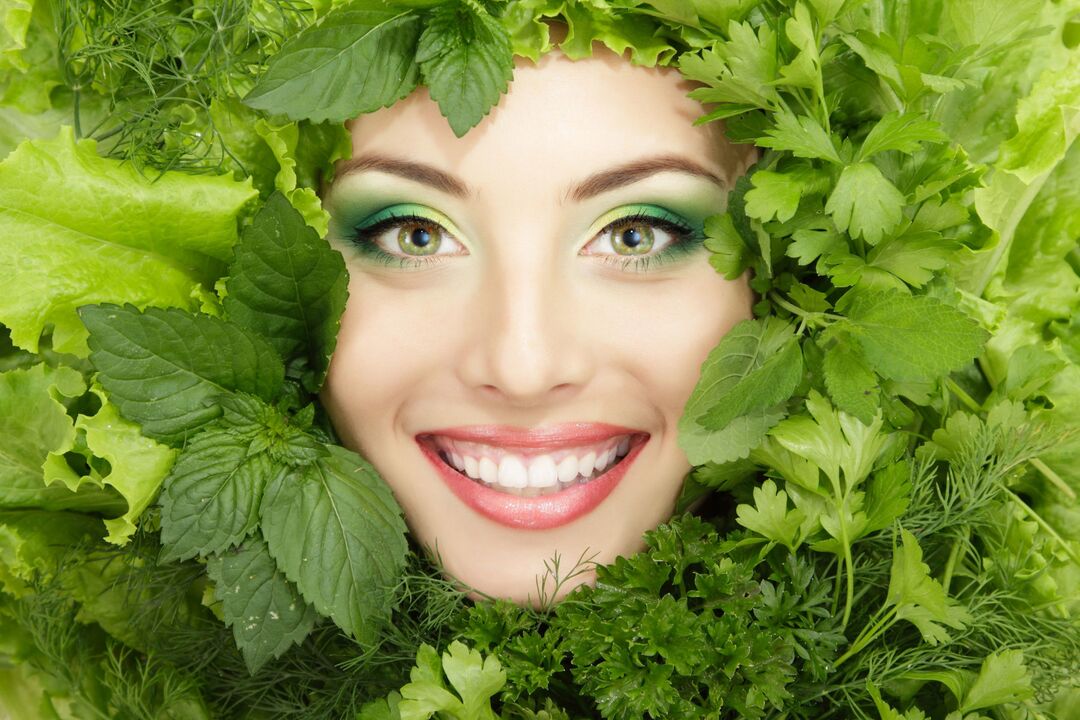 Jauna, veselīga un skaista sejas āda, pateicoties labvēlīgo augu izmantošanai